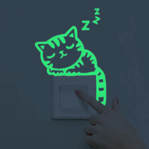 Svietiaca nálepka nad vypínač - Mačka